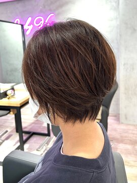 ラッキーヘア 加古川(Lucky Hair) くびれショート×白髪ぼかしグレーアッシュカラー【浦田】