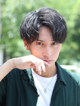 ライラ(Lyla) 七三上げ下ろしショート