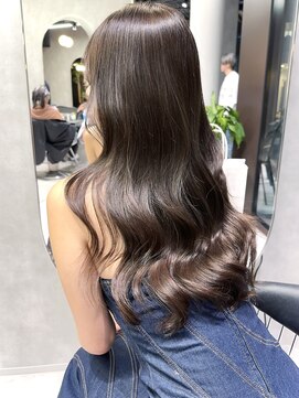 シティ(CITY) 韓国ヘア レイヤーカット 透明感 グレージュ おくれ毛 井坂