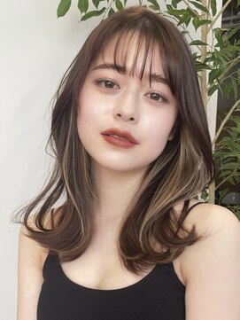 ノイ(noi) 顔周りレイヤーカットミルクティーベージュカラーインナーカラー