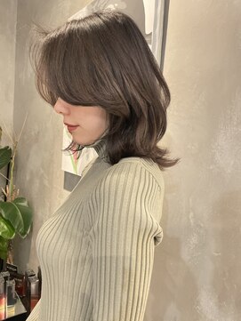 ブルックス レイヤーボブ　ダブルカラー　ブリーチ　グレーベージュ