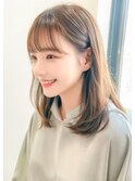 大人可愛い30代40代グレーベージュストレートレイヤーミディアム