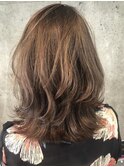 大人可愛いレイヤーカット外ハネアレンジひし形ミディ