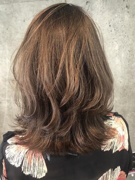 ヘアーアンドメイク ファット(Hair&Make PHAT) 大人可愛いレイヤーカット外ハネアレンジひし形ミディ