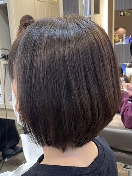 アルターリール(aL ter Rire) イメチェン/ホワイトブロンド/外ハネボブ/美髪/ワイドバング