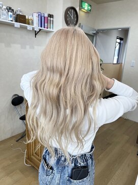 ミラシィ 成田(Mirashy) ハイライトカラーミルクティーベージュレイヤーカット