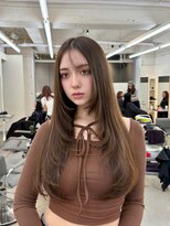 ヒュー 広島(HEW)&nbsp;20代30代外国人風シースルーレイヤーカットダークグレージュ