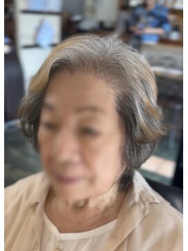 アルグラーテ (Arglarte) ふんわり上品にまとまる大人のパーマヘア