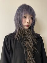 イェン(Yen.) ミディアムレイヤーカットハッシュカットラベンダーカラー