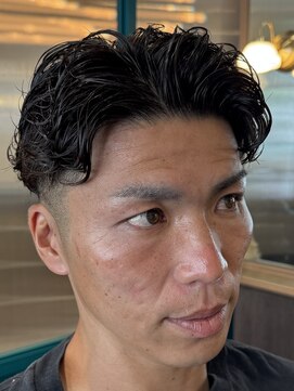 モーリーズバーバーショップ 北浜本店(MORLY’s Barbershop) ビジネスパーマスタイル