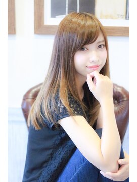 ライリー(riley) rileyストレートミディ×ハスキーベージュ