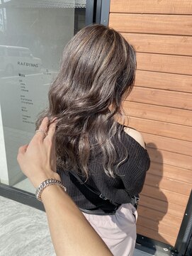 ラフ バイ マグ 南松本(R.A.F. by Mag) 【R.A.F】グレーよりなグレージュ ハイライトとインナー