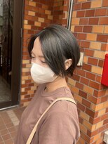 ヴィップルーム(viproom) カーキオリーブカラー/耳掛けショートボブ/艶髪/大人髪/美髪