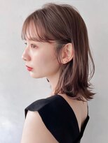 リヤン 表参道(lyann)&nbsp;美髪バニラベージュミントアッシュ艶感フェミニン斜めバング