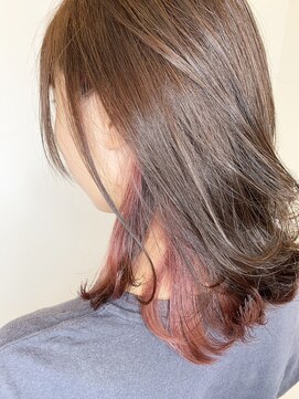 アヴァンス アリオ鳳店(AVANCE) インナーカラー×ピンクレッド×外ハネ