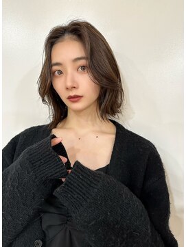 アイトーキョーエス 渋谷(AI TOKYO S) 斜めバング/シルキーベージュ/ブラントカット[渋谷駅]