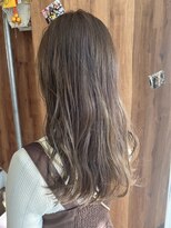 アヴァンス 天王寺店(AVANCE.) カーキベージュ×透明感