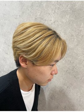 ヘアーワークス ボナ(HAIR WORKS bona.) 前下がり毛流れセンターパート ハイライトカラー 韓国風