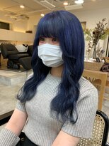 ドットハリス(.Hallis) ブリーチカラー/顔周りカット/ネイビーブルー