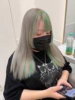 リルミー(Lilme)&nbsp;シルバー×パステルグリーン　　#ケアブリーチ　#トリプルカラー