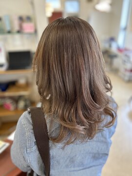 ビーボーン(Be Born) Wカラー