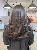 透け感カラーと海外レイヤーカット