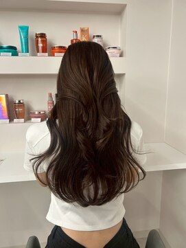 シイム(CYM) 透明感ブラウンベージュ/レイヤーカット/ウェーブ