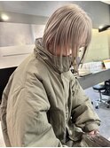 切りっぱなしボブ/ハイトーン/ミルクティーベージュ
