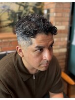 フォーコーナーズ(Four Corners)&nbsp;スキンフェードツーブロック刈り上げジェットモヒカンマンバン