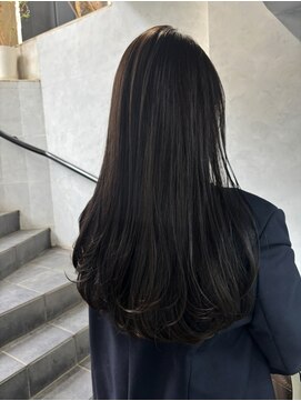 ノス 表参道(NOOS) ローレイヤーの暗髪カラー