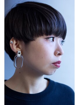 美容室 ロハン モリー・ジェンセン風マッシュルームカット