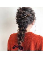 ノル(nol.)&nbsp;[toshi'sアレンジ]三つ編み編みおろしアレンジ