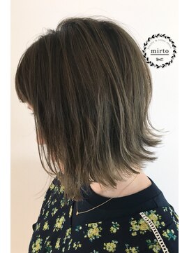 ミルト(mirto) 【外国人風カラー】切りっぱなし外ハネボブ×マットグレージュ