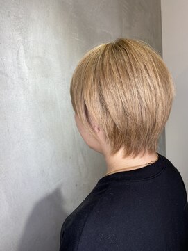 アンダーバーホワイトモデ 河内長野(_WHITE mode) ☆ 外国人風ブロンドショート