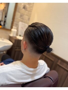 ミリオンバックス 御徒町店(Million Backs) マンバン/スキンフェード/伸びしろ