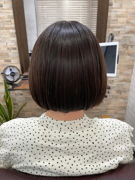 ハサミバイアトリエナガノ 千葉(8sami by atelier nagano) ショートボブ/センターパート/ツヤ髪/グラデーション/イヤリング