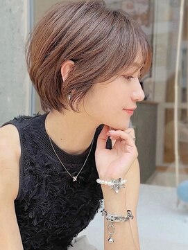アイドットプラス 表参道(i.+omotesando) 小顔ヘアふんわりショート簡単スタイリングブリーチなしカラー