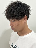 ヒュイル バイ ニアウ(Hwyl by Niau) メンズマッシュパーマ波巻きスパイラルパーマニュアンスパーマ