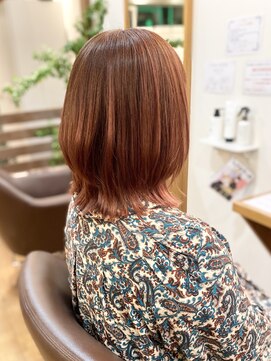 フリージア(freesia) 30代40代50代/ウルフボブ/艶髪/ピンクカラー