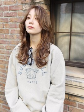 オグジュアリー 表参道(aux.) レイヤーカット　ラフな動きのあるトレンドスタイル