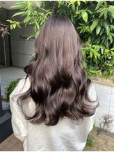 【イルミナカラー特徴1】透明感抜群。自然なのに垢抜ける透け感たっぷりの柔らかカラー。