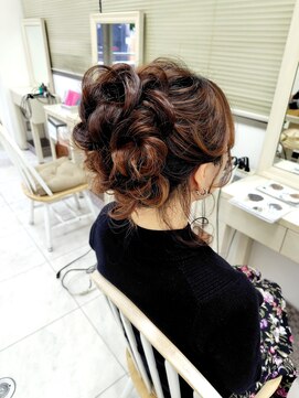 リサ 恵比寿(risa.) ふわふわ高めアップスタイル