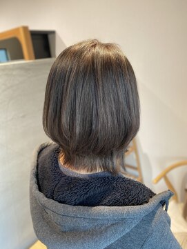 シスイ(sisui) レイヤーボブ/アッシュグレーカラー