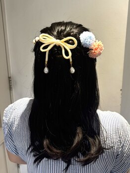 抜け感のあるアレンジで周りと差をつける褒められヘアに！お出かけ前にワンランク上の可愛いを創ります★