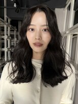 ディーエックス スリー(Dxxxx III)&nbsp;大人色気のくびれセミディ