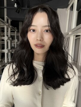 ディーエックス スリー(Dxxxx III) 大人色気のくびれセミディ