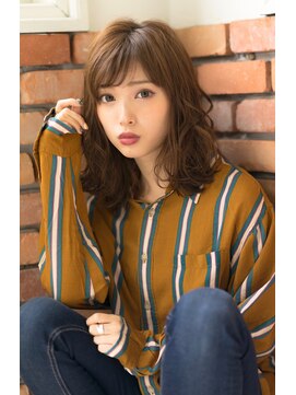 ディスオモテサンドウ 表参道(This OMOTESANDO) モテカワ透明感ベージュカラー☆トレンド巻きセミディスタイル☆