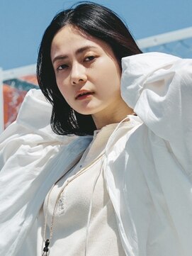 らふる其の二 センターパート モードなスリークボブ