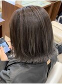 外ハネ×グレージュ