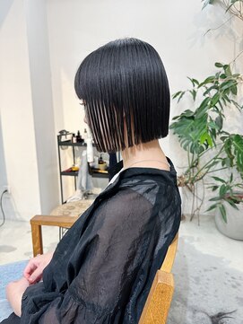 フェイヴィーズ(FavyS) コロンとしたアゴラインミニボブ